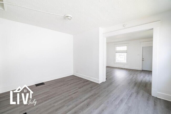 Foto del edificio - 4126 E Washington St