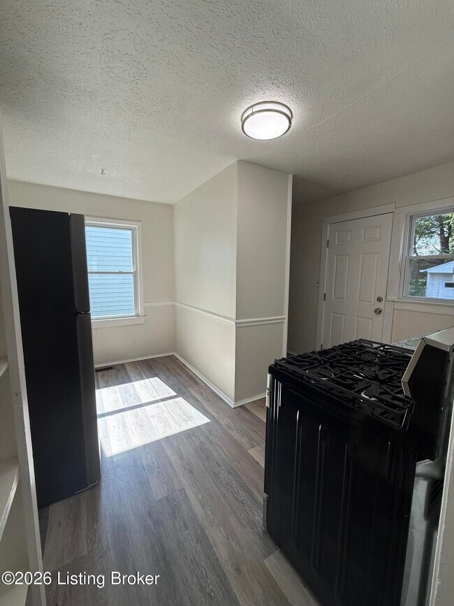 Foto del edificio - 1637 Thornberry Ave