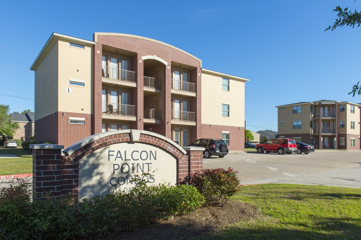 Primary Photo - Falcon Point Condos