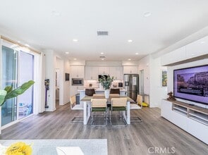Building Photo - 103 Tenor