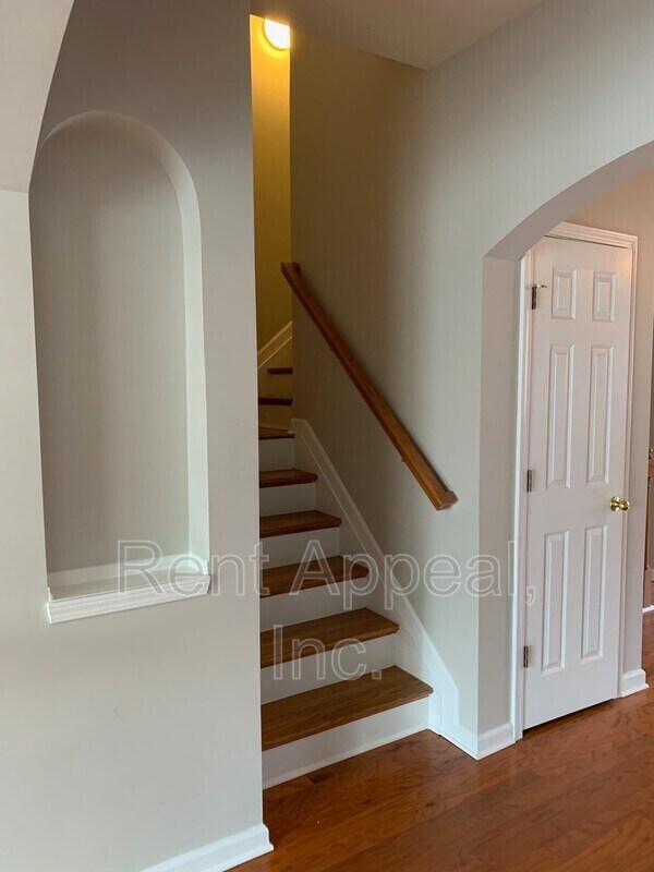 Building Photo - 11060 Skyway Drive