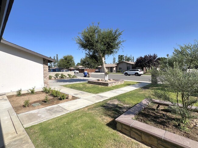 Foto del edificio - 7415 Hooper Ave