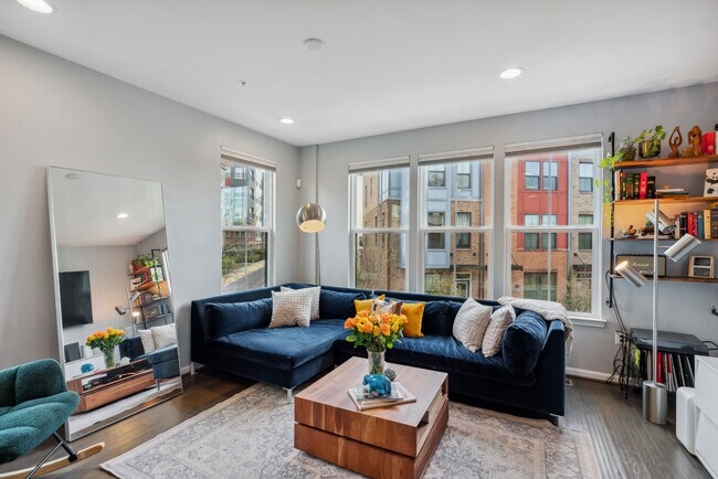 Foto del edificio - 6211 Chronicle St