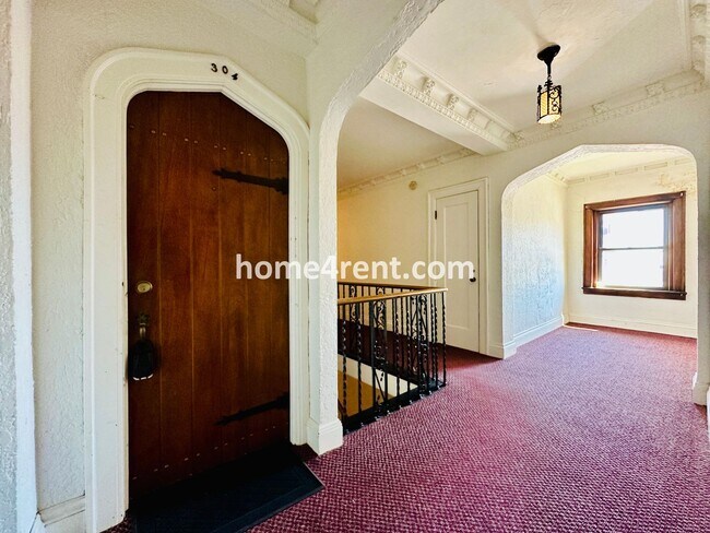 Foto del edificio - Luxury Condo Living Near the Country Club ...