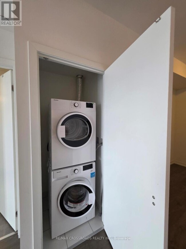 Building Photo - 49 E Liberty St