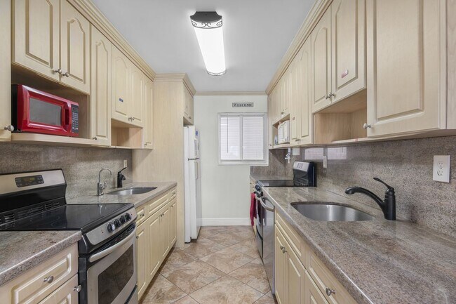 Foto del edificio - 4141 Collins Ave