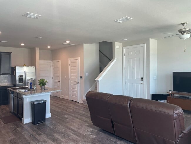 Building Photo - 7302 Travertine Spring Dr