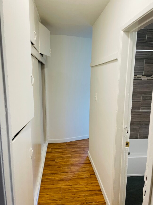 Foto del edificio - Westwood Plaza Apartments