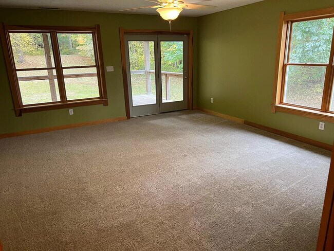 Foto del edificio - 1425 County Rd 300 W