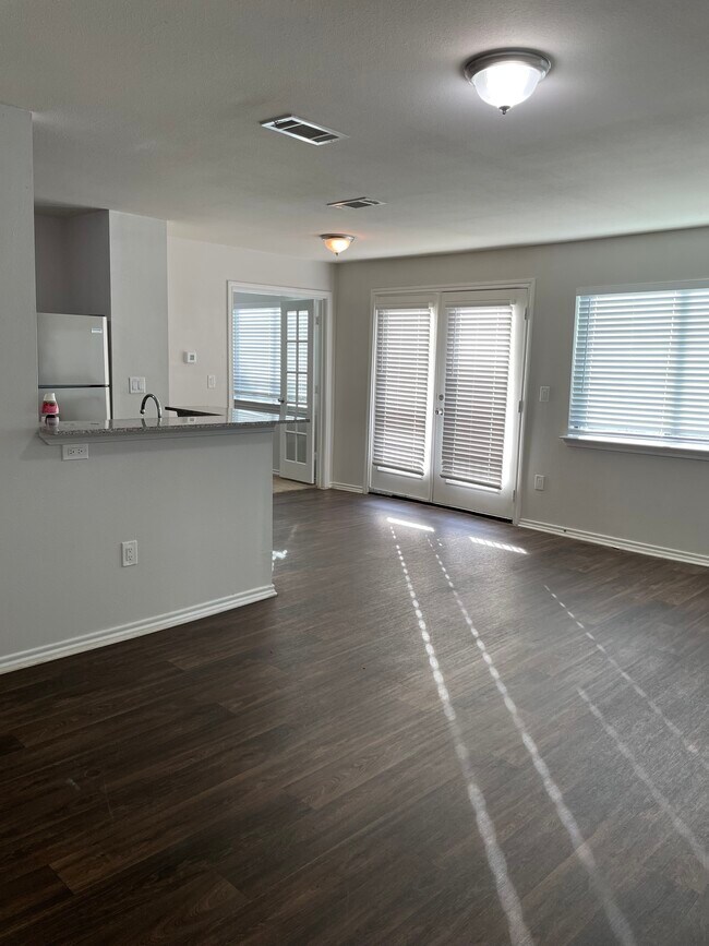 Foto del edificio - 9837 Walnut St