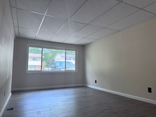 Foto del edificio - 5589 Goldenrod Dr