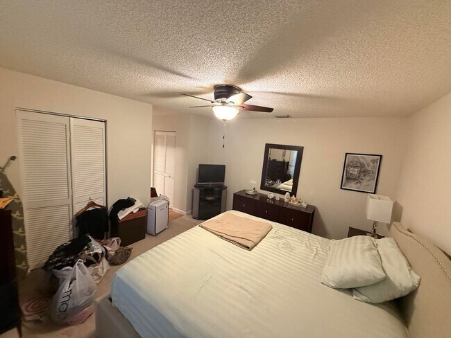 Foto del edificio - 5584 Priscilla Ln