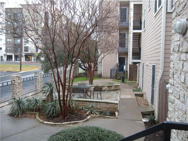 Foto del edificio - 2414 Longview St