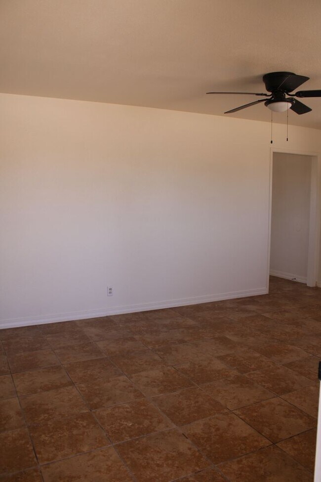 Building Photo - 5656 Sun Valley Dr