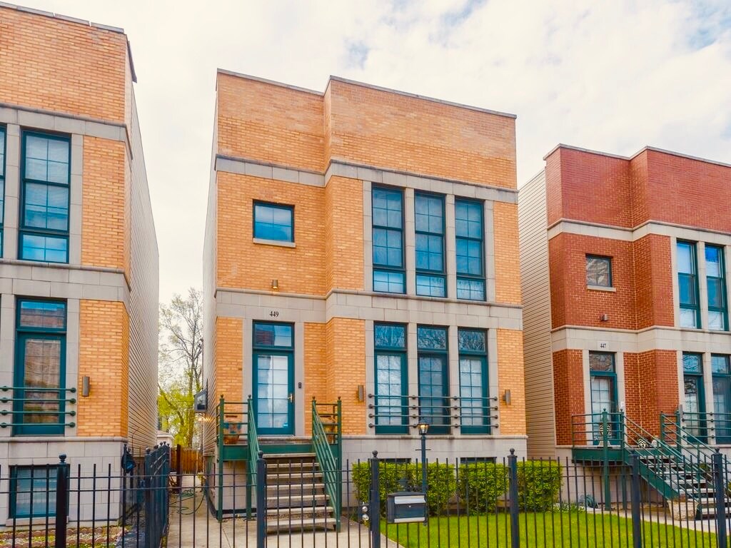 449 E Bowen Ave, Chicago, IL 60653 House Rental in Chicago, IL