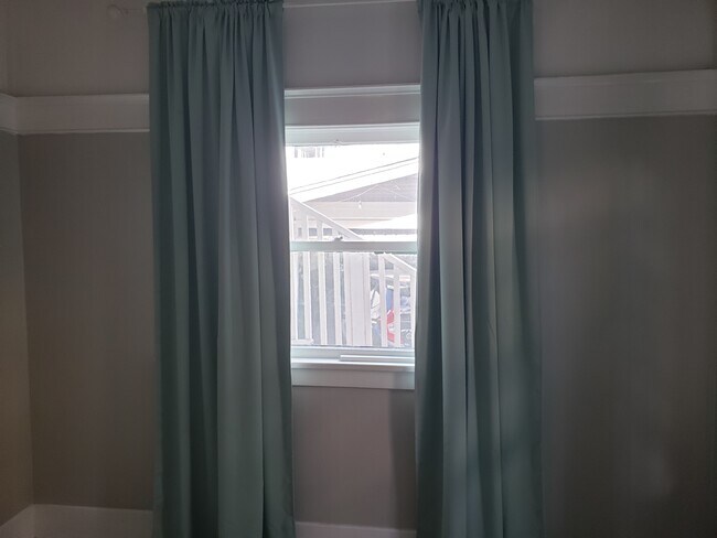 Bedroom - 333 W 9th St