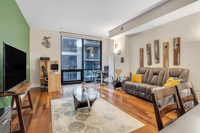 Building Photo - 159 2nd St