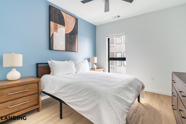 Foto del edificio - 221 E Oak St