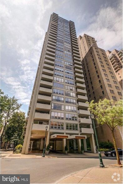 Building Photo - 224-30-230 W Rittenhouse Square