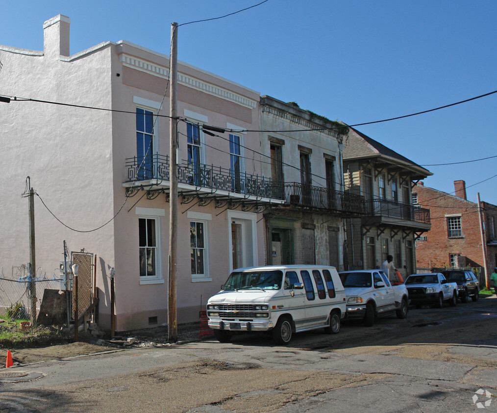 Foto del edificio - 1724 Clio St