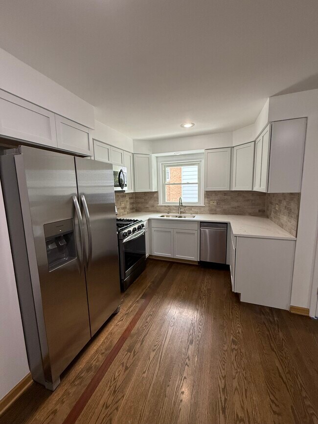 Foto del edificio - 8447 N Oriole Ave