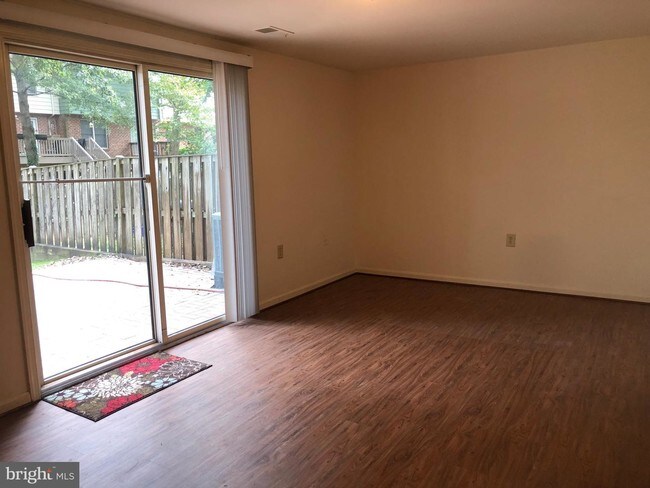 Foto del edificio - 108 Edinburgh Ct