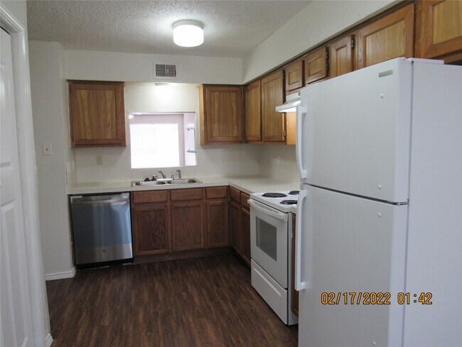 Foto del edificio - 15543 Weldon Dr