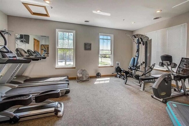 Foto del edificio - 6402 Milwaukee St