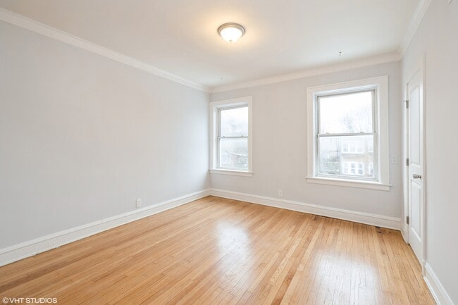Building Photo - 7726 S Kingston Ave
