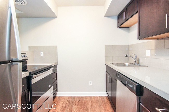 Building Photo - 4900 SW 170th Ave