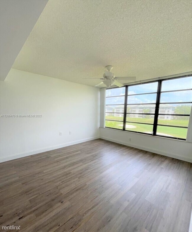 Foto del edificio - 2 br, 2 bath Condo - 1703 Whitehall Dr