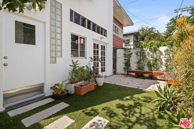 Building Photo - 229 San Juan Ave