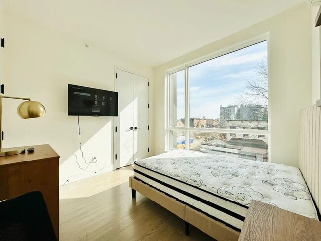 Furnished room/NOT APARTMENT - Furnished room/NOT APARTMENT