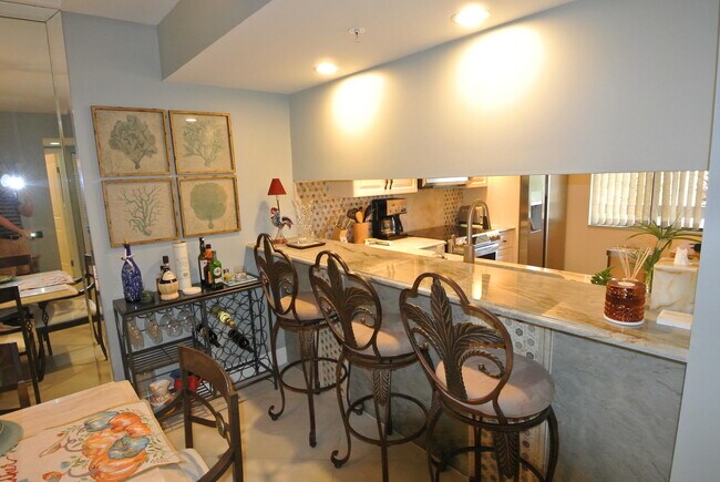 Building Photo - 1001 Seafarer Cir