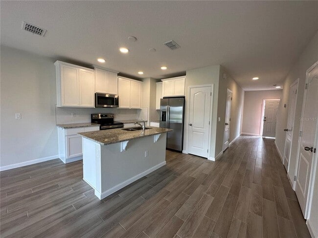 Building Photo - 2866 N Narcoossee Rd