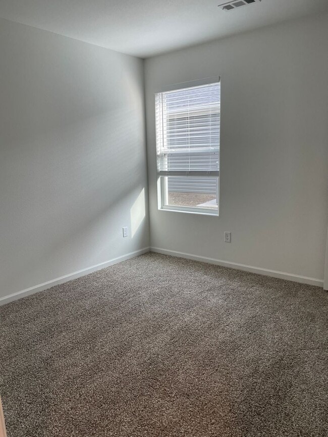 Building Photo - Welcome to this beautiful: 3 Bedroom/ 2 Ba...