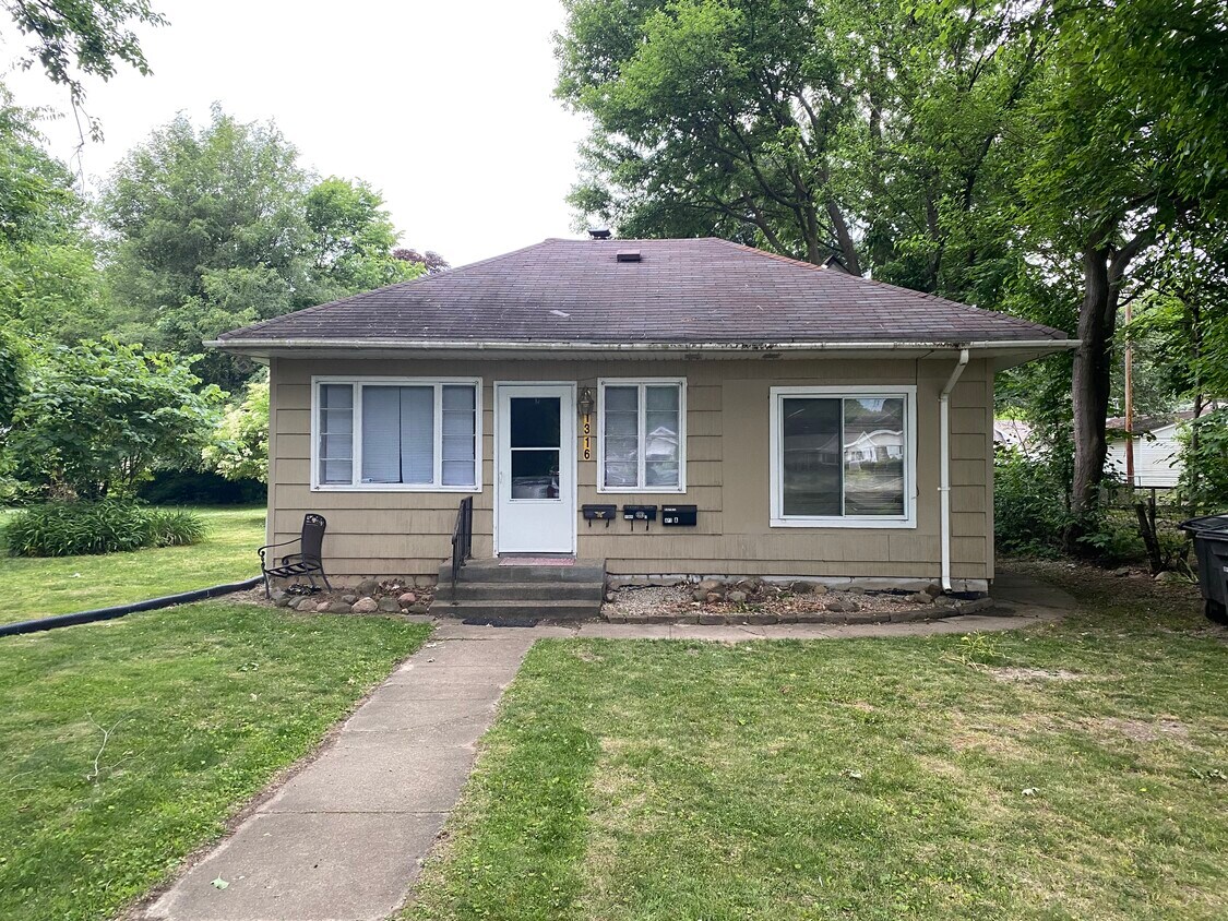 1316 Robinson St, Danville, IL 61832 House Rental in Danville, IL