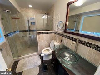 Foto del edificio - 871 Warner Dr