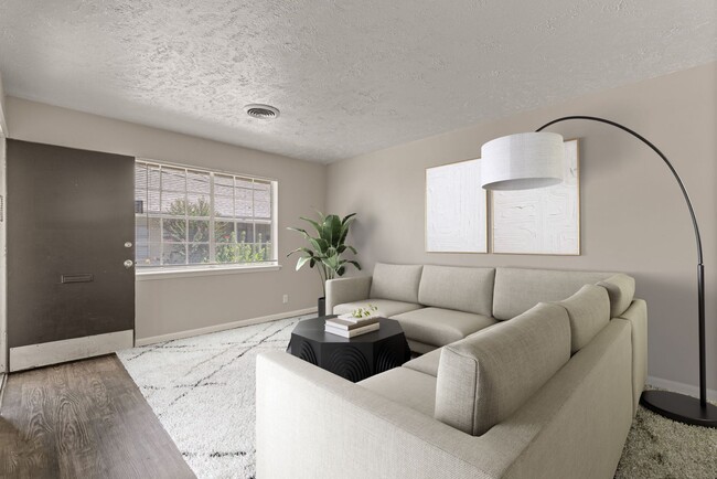 Building Photo - Crossings at Clairemont