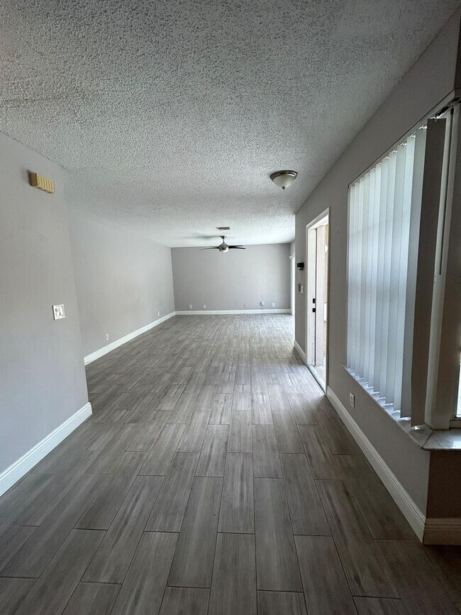 Foto del edificio - 10978 Mainsail Dr