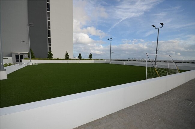 Foto del edificio - 16385 Biscayne Blvd