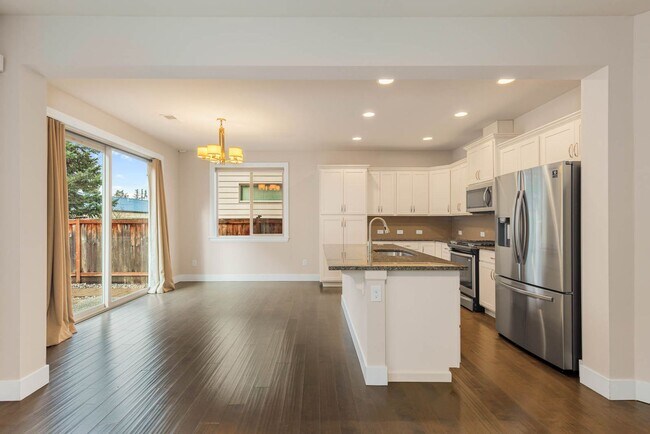 Foto del edificio - 13310 23rd Ave SE