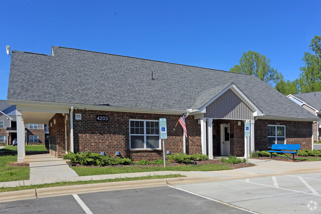 Building Photo - Sumner Ridge