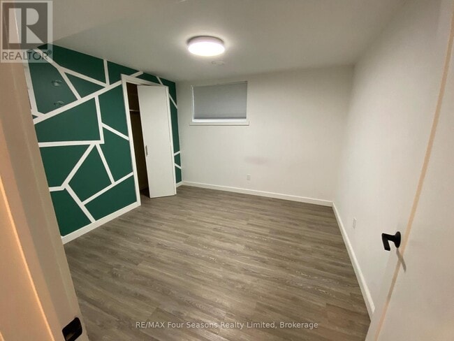 Building Photo - 40 59th St S