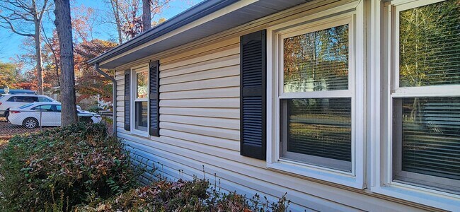 Foto del edificio - Cozy 3 Bedroom Rambler Nestled on a large ...