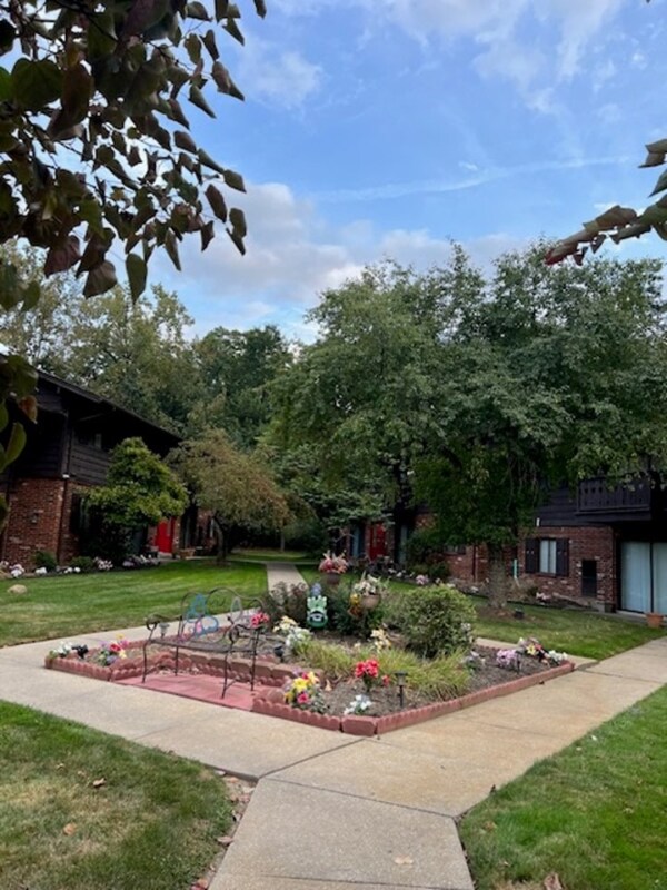 Primary Photo - 16020 Maple Heights Blvd