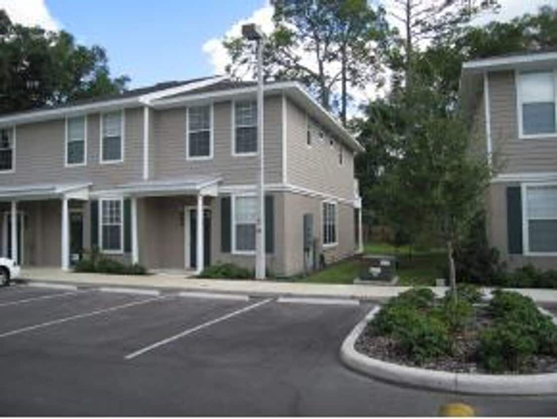Spacious End Unit Available in Garland Condo - Spacious End Unit Available in Garland Condo