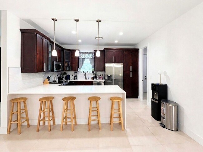 Foto del edificio - 4022 24th Ave NE
