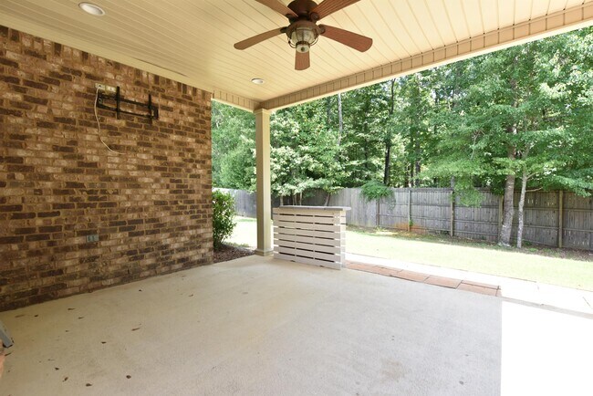 Foto del edificio - 1453 Cloverbrook Cir