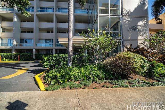Foto del edificio - 555 University Ave